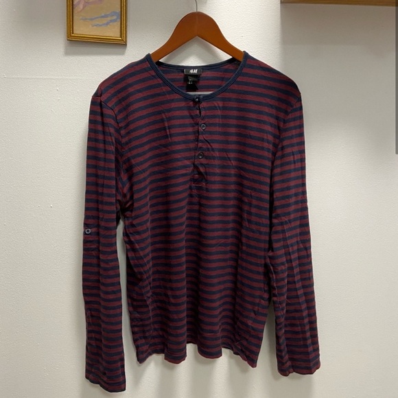 🍷H&M French Style Striped Button Henley Long-Sleeve Roll-Up // Merlot x Blue 🍷 - Picture 2 of 6